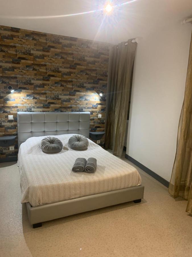 La Taniere De La Bete Bed & Breakfast โซเกอ ภายนอก รูปภาพ